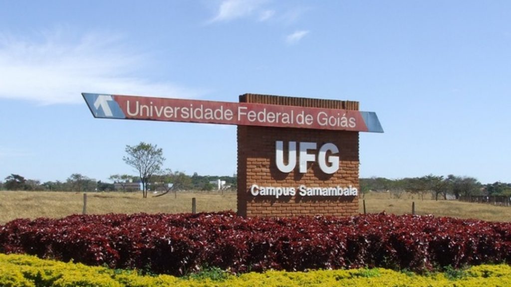 UFG abre vagas para ingresso de alunos surdos no curso de Letras-Libras