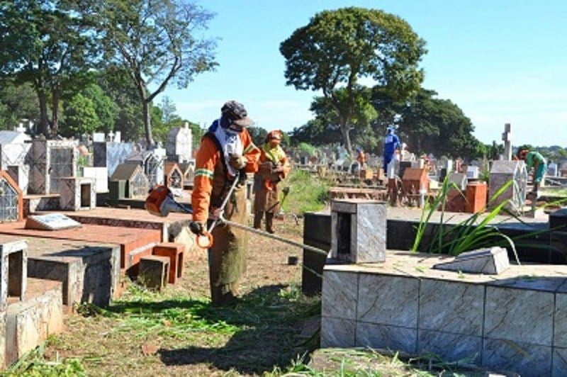 Com a proximidade do Dia de Finados, equipes do centro de controle de zoonoses intensificam ações de vistorias em cemitérios.