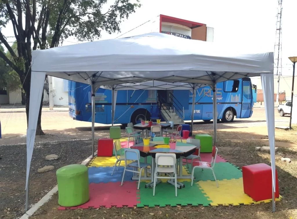 Biblioteca sobre rodas (Foto: Divulgação)