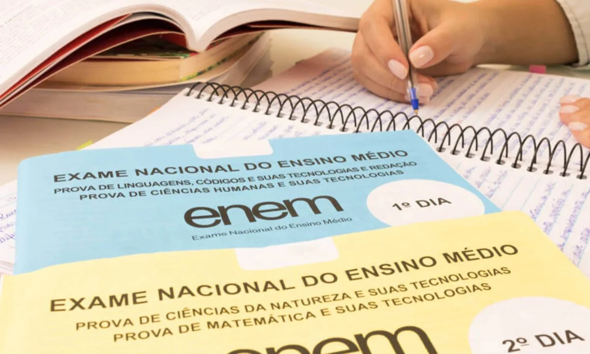 Estudantes que forem fazer o Enem 2023 podem pedir a isenção da taxa de inscrição a partir desta segunda feira, dia 17