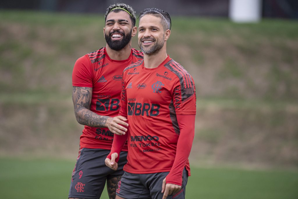 Jogadores do Flamengo se preparam para confronto na Copa do Brasil