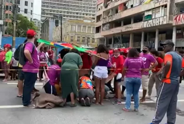 A vereadora Daniela Portela (PSol) divulgou informações. O acusado presente no ato contra Bolsonaro teria agido de propósito