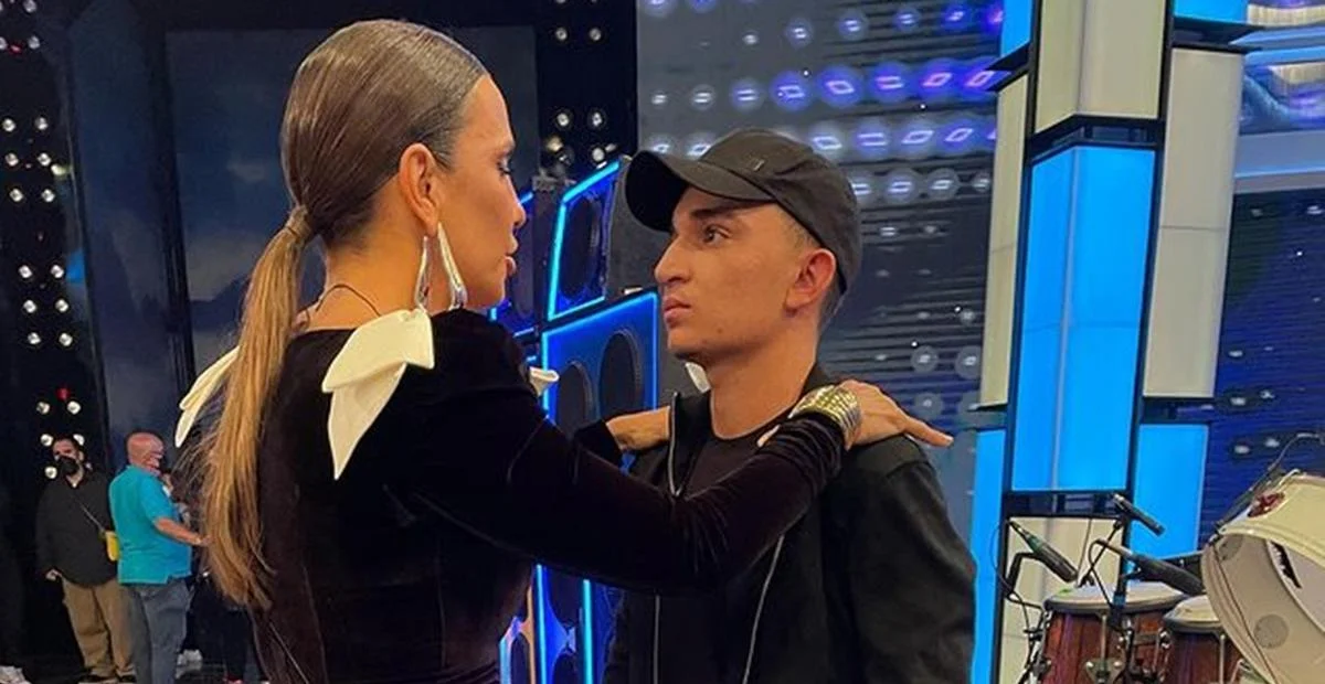 João Gomes se emociona aocantar com Ivete Sangalo