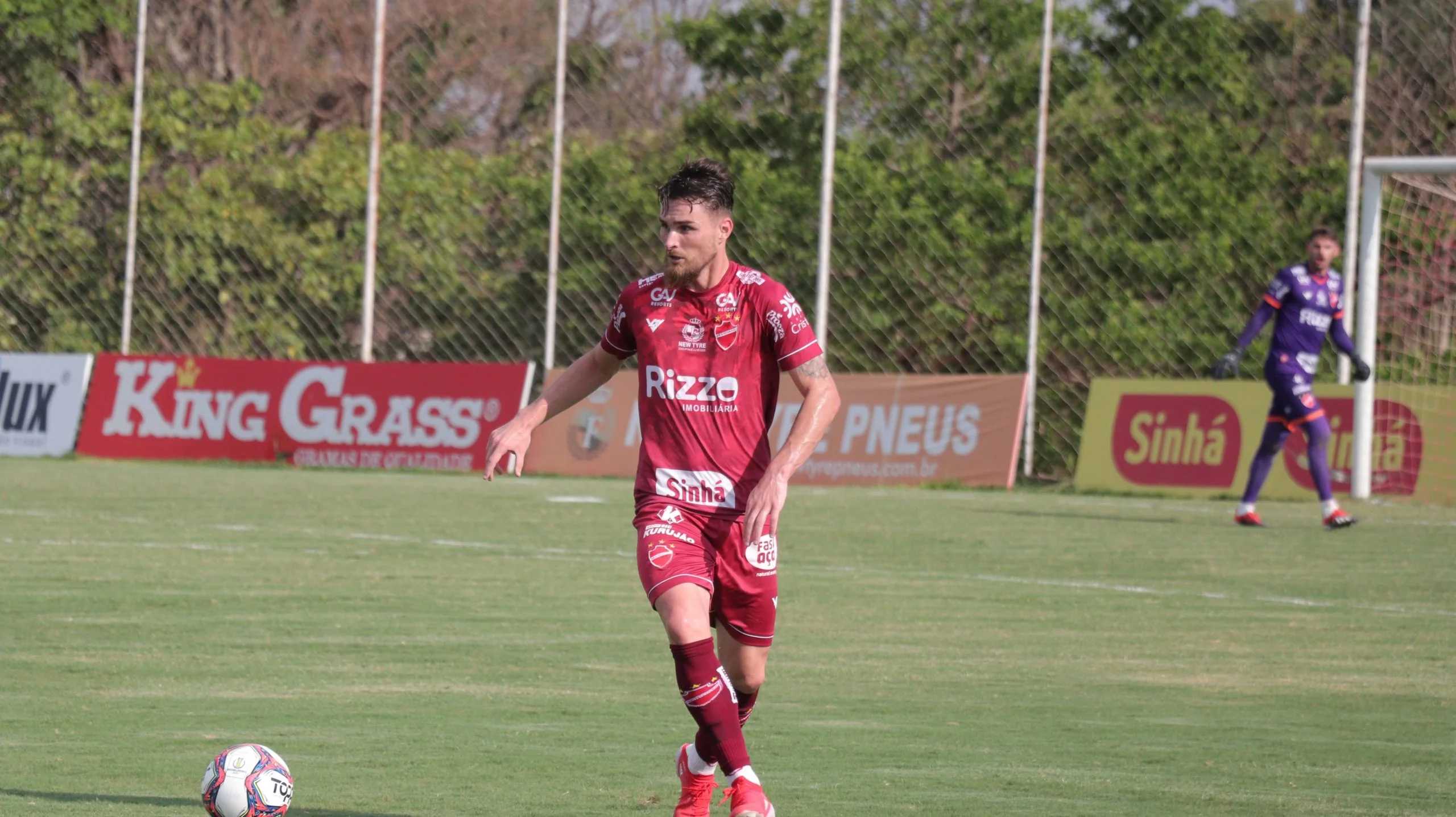 André Krobel, do Vila Nova, durante treinamento