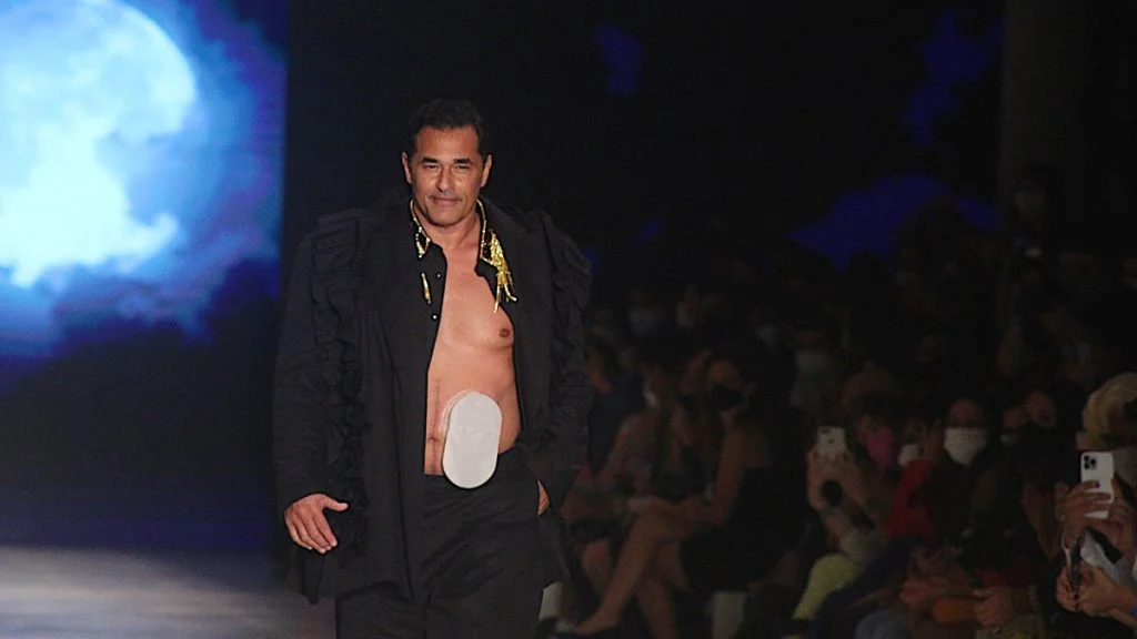 Luciano Szafir desfilando no São Paulo Fashion Week