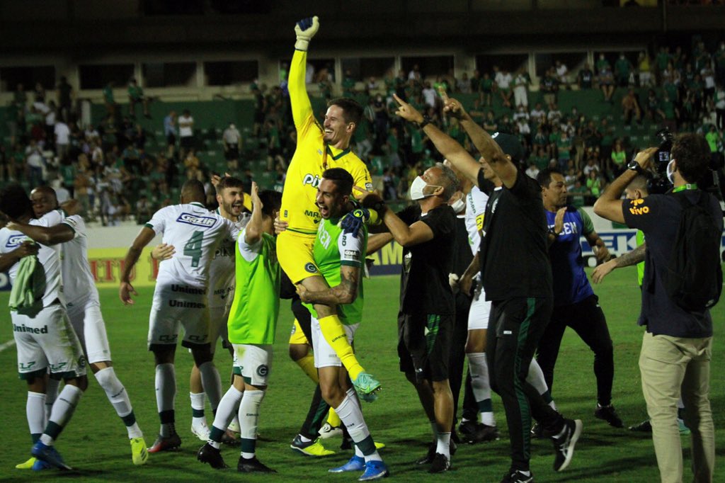 Goiás vence Guarani e vai à Série A 2022