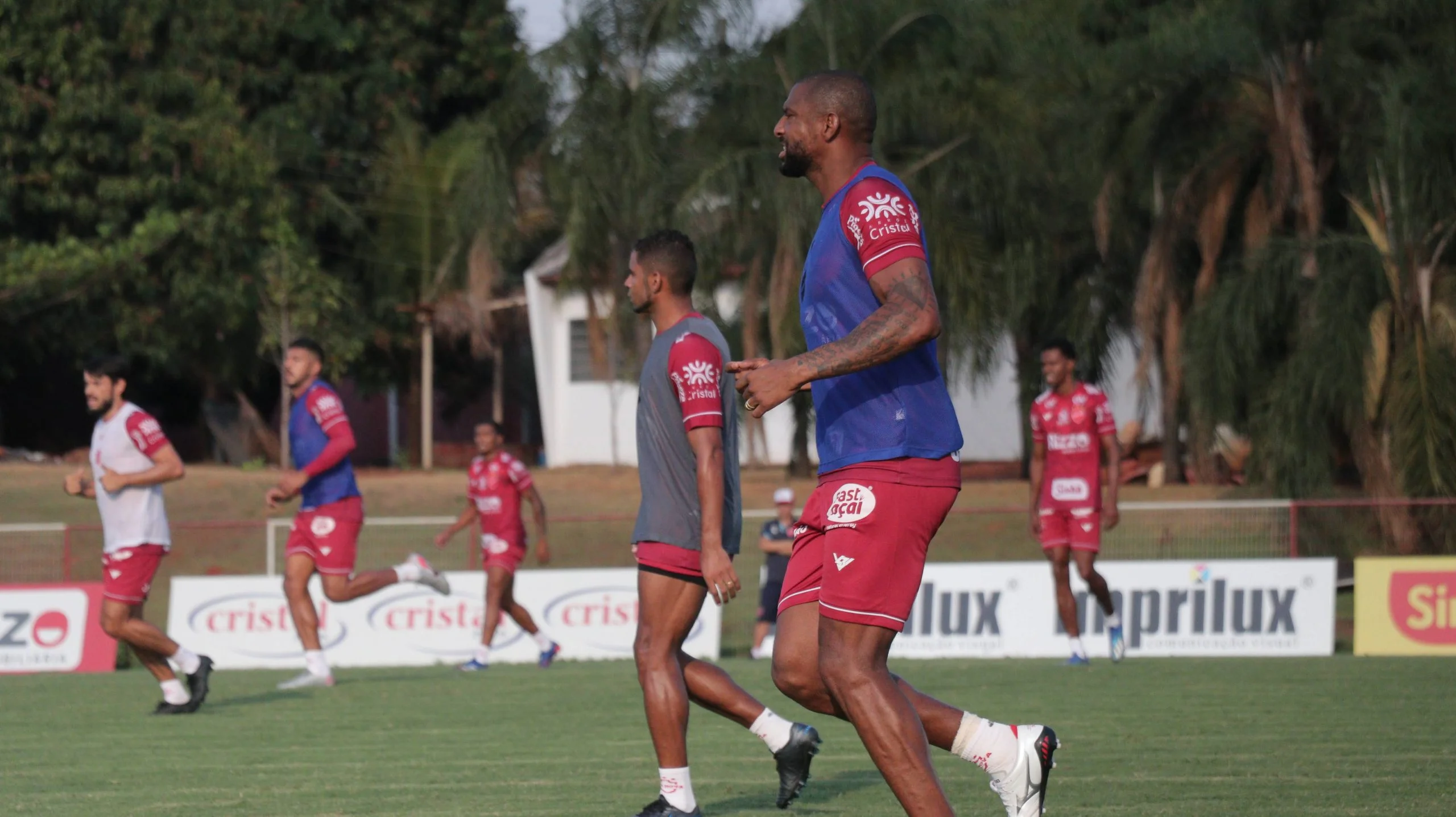 Rafael Donato em treinamento do Vila Nova