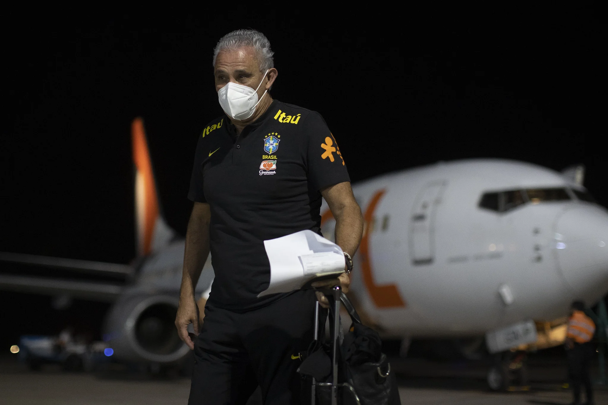 Técnico Tite, do Brasil, antes de jogo com a Argentina