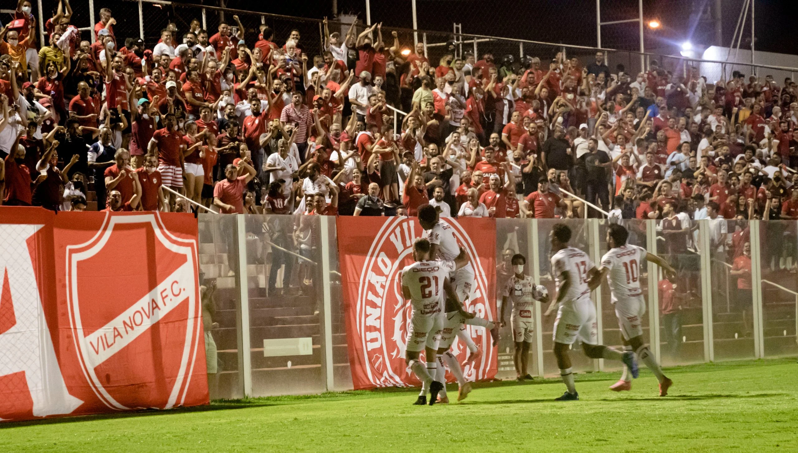 Vila Nova 3x0 Nova Mutum, ida das semifinais da Copa Verde