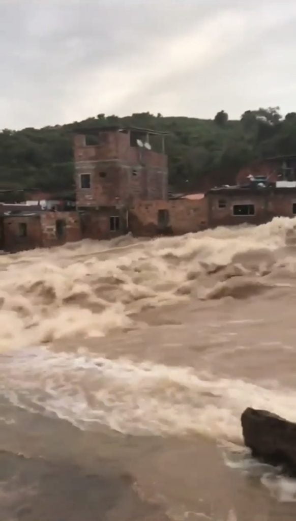 Chuvas no sul da Bahia deixam rastros de destruição