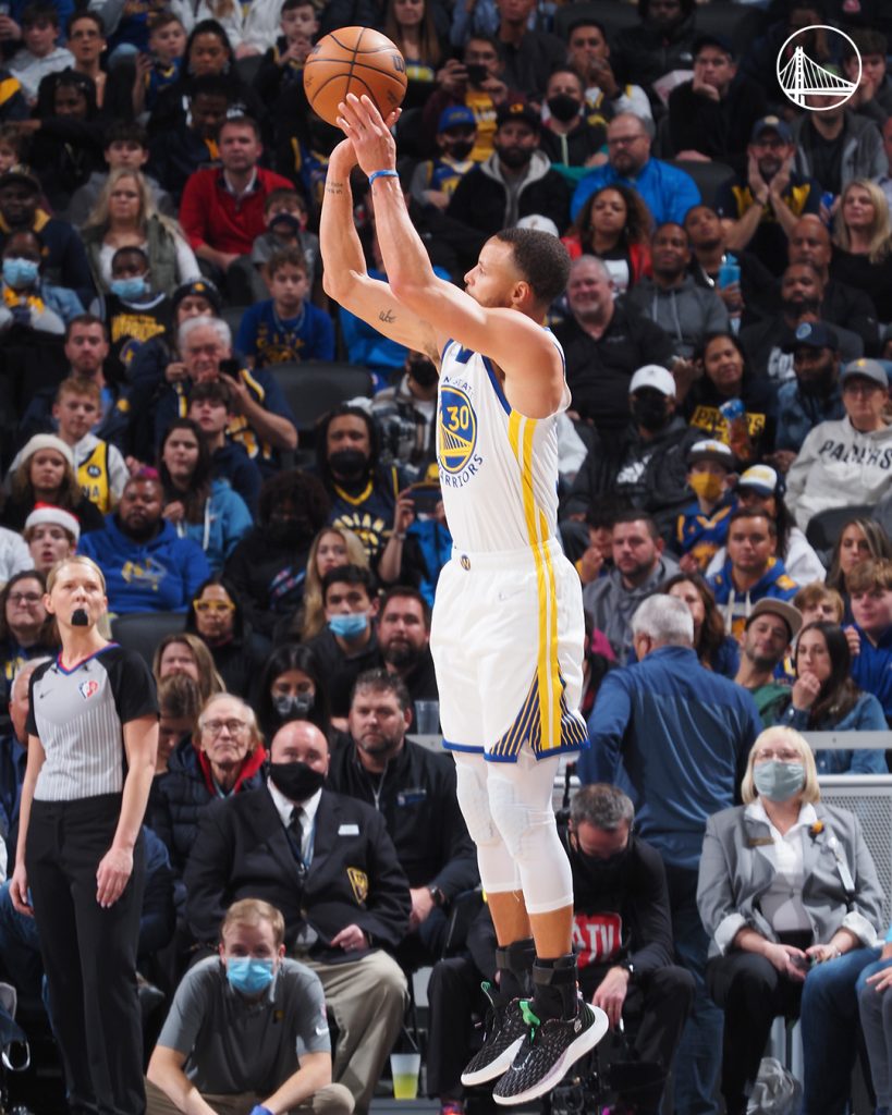 Stephen Curry na vitória dos Warriors pela NBA