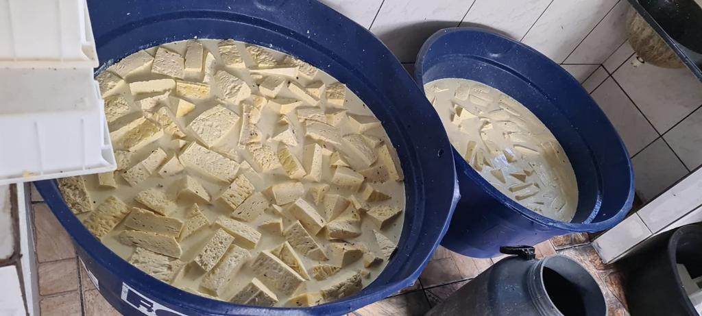 370 kgs de queijo são apreendidos