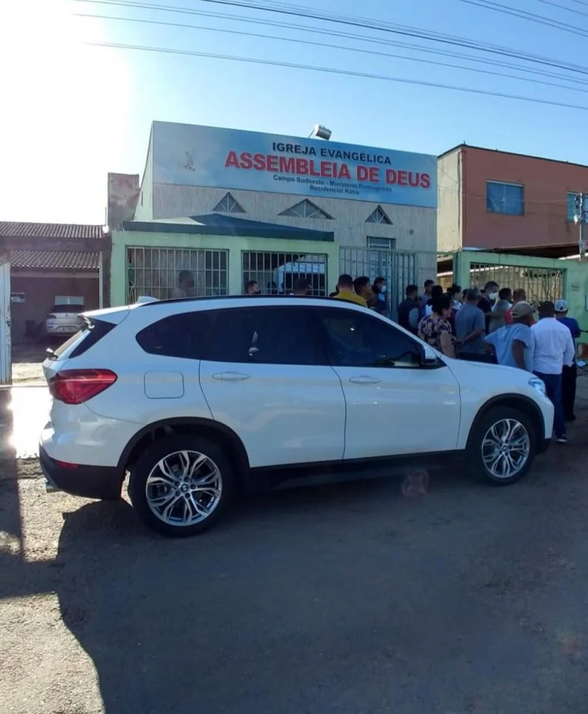 A pastora morreu após levar vários golpes de barra de ferro de um homem nu, no Residencial Kátia em Goiânia.