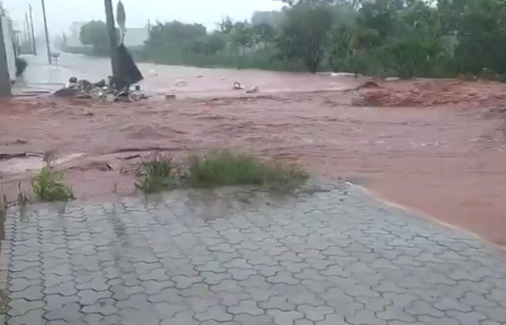A vistoria nos municípios afetados pelas chuvas foi realizada pelo governador em uma força-tarefa do Governo de Goiás.