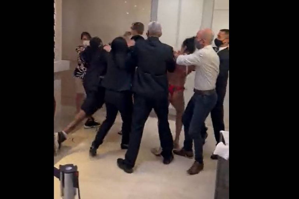Vídeo: homem é nocauteado durante briga em hotel de luxo, no Rio de Janeiro