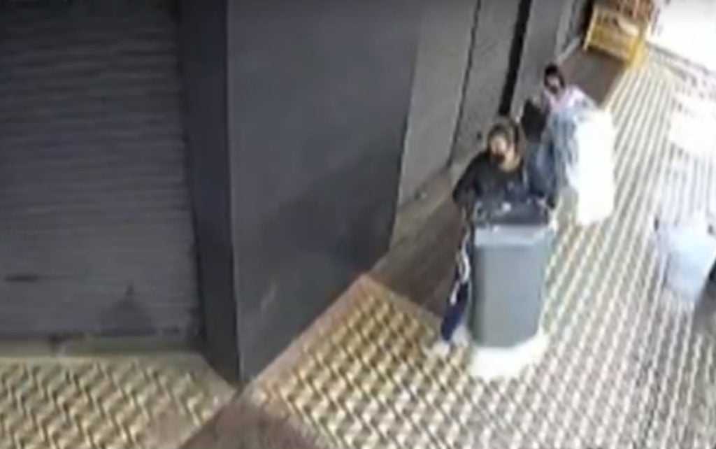 Vídeo: mulheres furtam tanquinhos na calçada de uma loja, em Anápolis