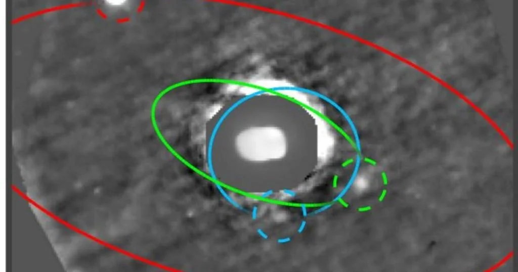 Astrônomos descobrem asteroide com três luas