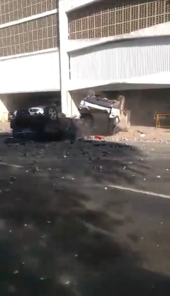 Vídeo: Carros caem do 4° andar de edifício garagem, em Salvador