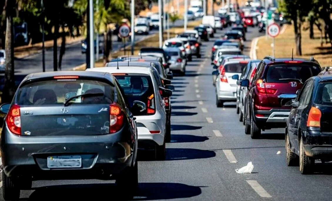 Período chuvoso: motoristas precisam mudar os hábitos no trânsito durante, alerta SMM