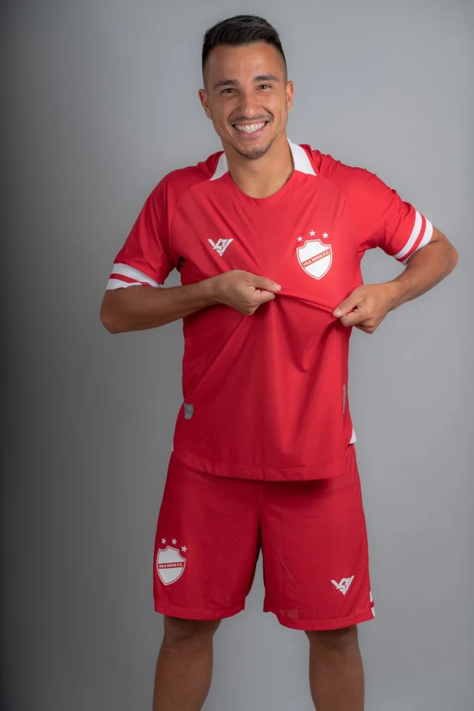 Matheuzinho novo uniforme Vila Nova