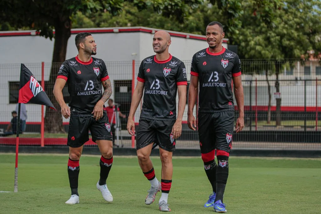 Treino do Atlético-GO antes do Bragantino