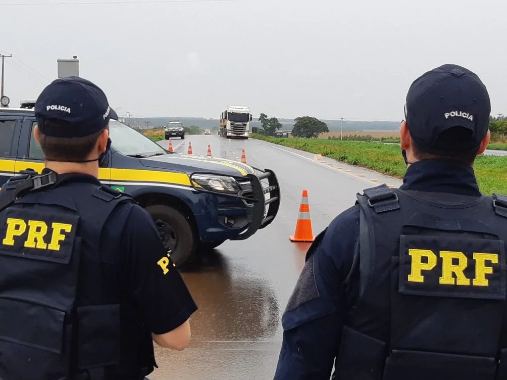 Com previsão de chuvas intensas, motoristas que vão pegar a estrada devem redobrar a atenção