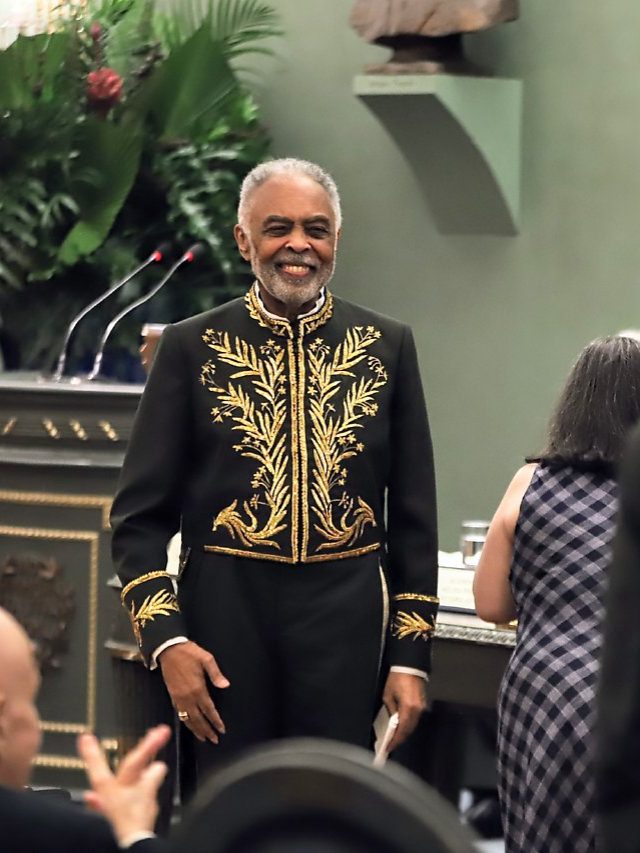 Gilberto Gil toma posse na Academia Brasileira de Letras Notícias de Goiânia Goiás Brasil e