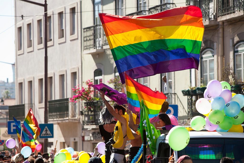 Copa do mundo do Catar proíbe bandeiras LGBTQIA+ para proteger torcedores