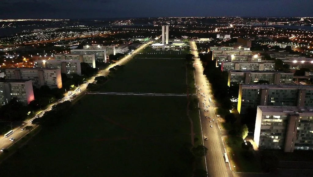 Brasília completa 62 anos e atrai um milhão de turistas todos os anos, além de reservar diversas peculiaridades