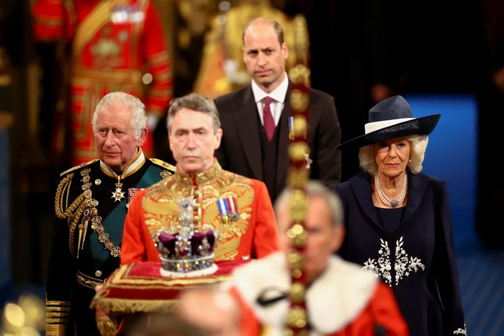 Príncipe Charles substitui Rainha Elizabeth II em cerimônia de abertura do parlamento