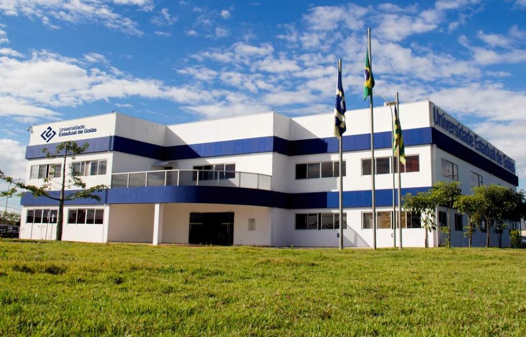 Governo de Goiás anuncia concurso público para 500 vagas de professor na UEG