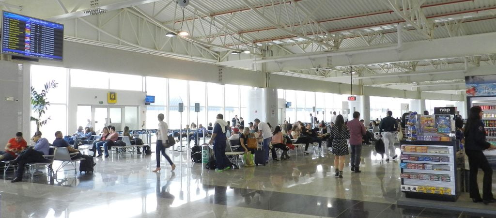 Greve dos aeronautas causa atraso e cancelamento de voos em Goiânia