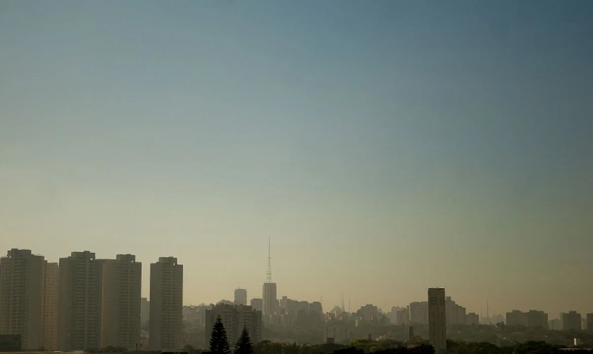 Goiás é uma das seis unidades federativas atingidas pela onda de calor