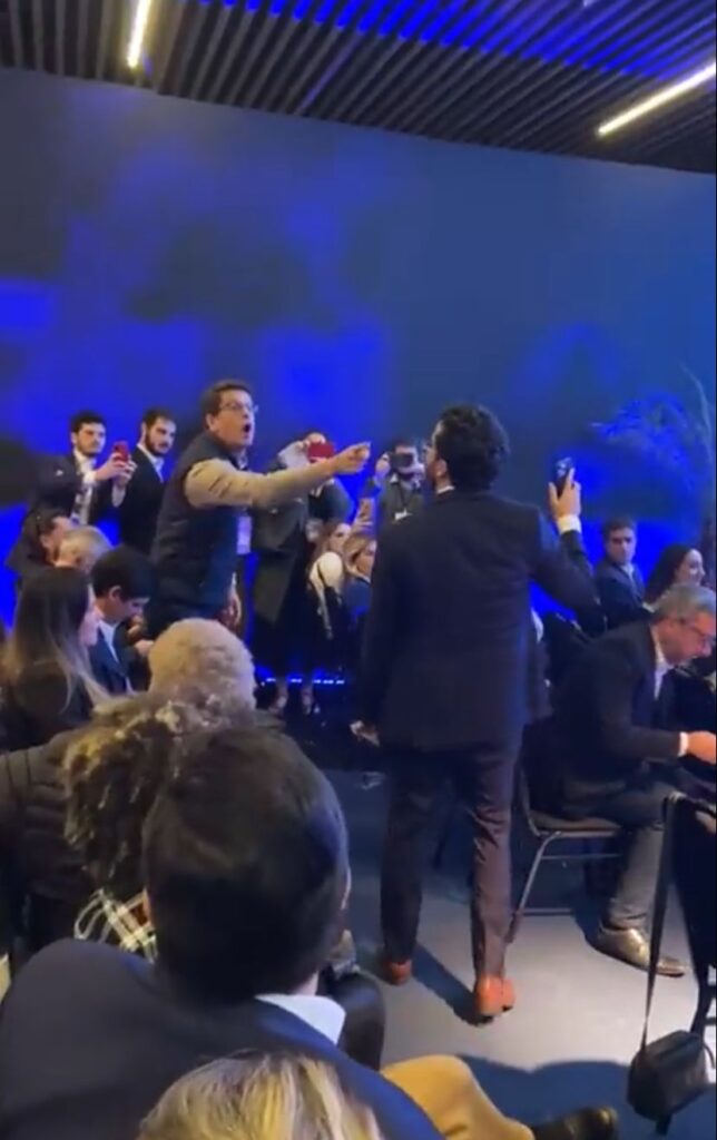 Imagem mostra bate-boca entre deputado André Janones e ex-ministro Ricardo Salles