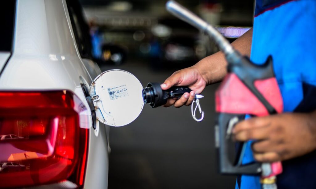 Com expectativa de novos aumentos, consumidores em Goiânia começam a sentir alta nos preços do combustível