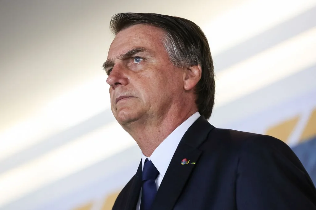 Bolsonaro se recusa a responder pergunta e deixa entrevista, na Inglaterra