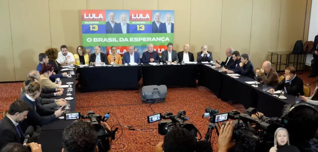 Lula com o apoio de ex-candidatos