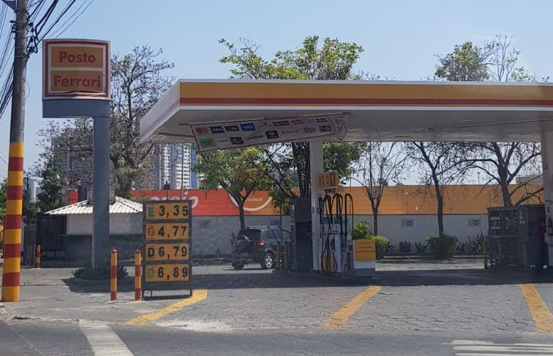 Antes da volta de impostos, preços dos combustíveis oscilam na Grande Goiânia