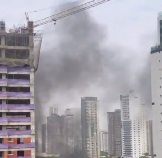 Incêndio atinge prédio em construção no Setor Bueno, em Goiânia