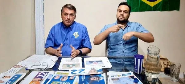 Bolsonaro faz live 