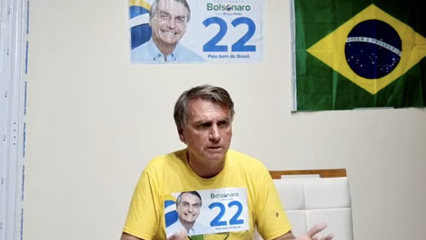 Em live, Bolsonaro ataca Morais e pede para que ministro 