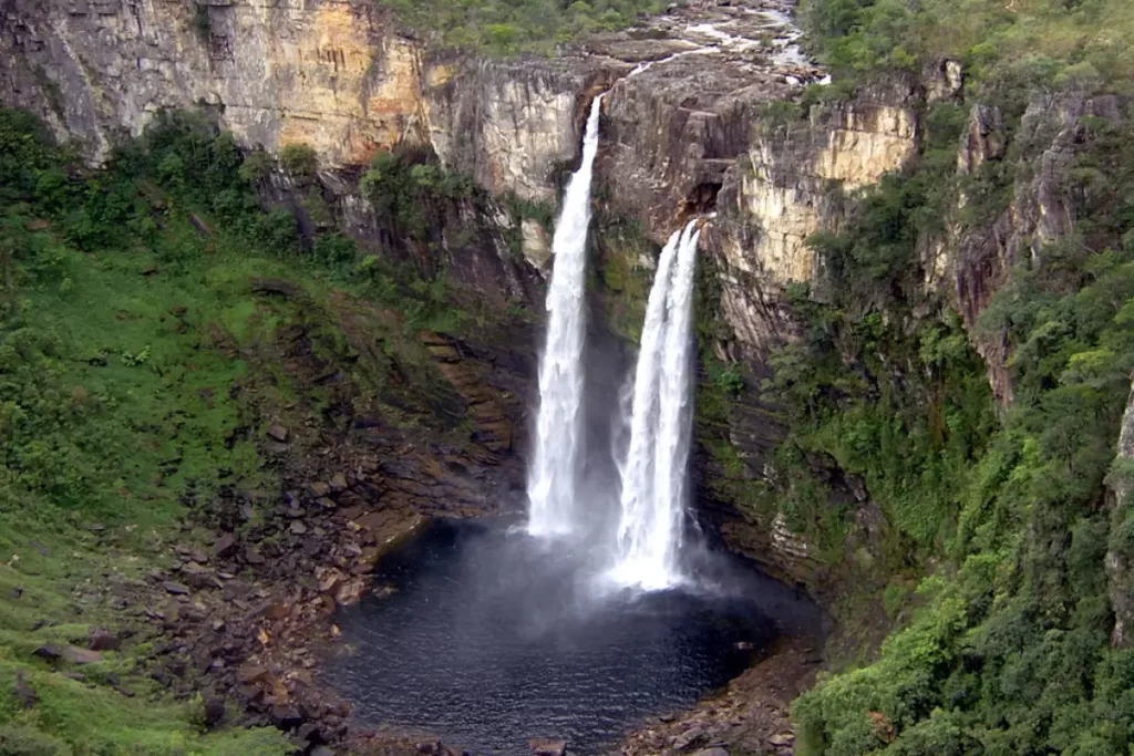 cachoeira-do-rio-preto-parque-nacional-da-chapada-dos-veadeiros