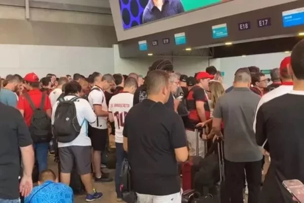 Torcedores do Flamengo não viajam para final da Libertadores após cancelamento de voos