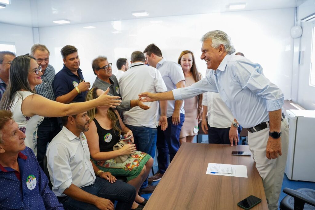 Caiado se reúne com prefeitos pela reeleição de Bolsonaro