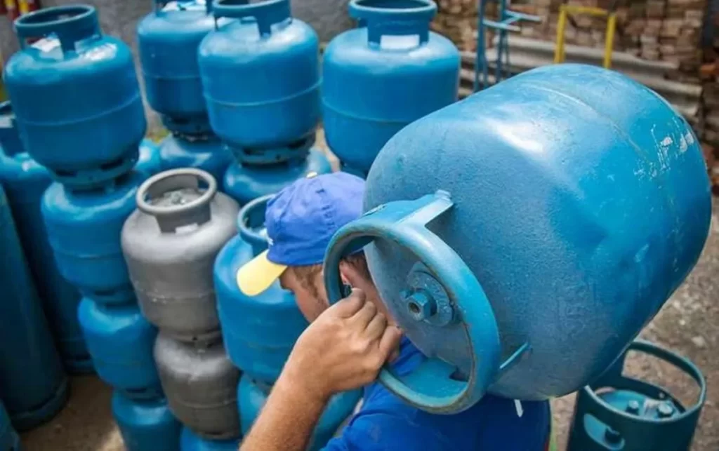 Petrobras reduz preço de gás de cozinha em 5,3%, diminuindo R$ 0,20