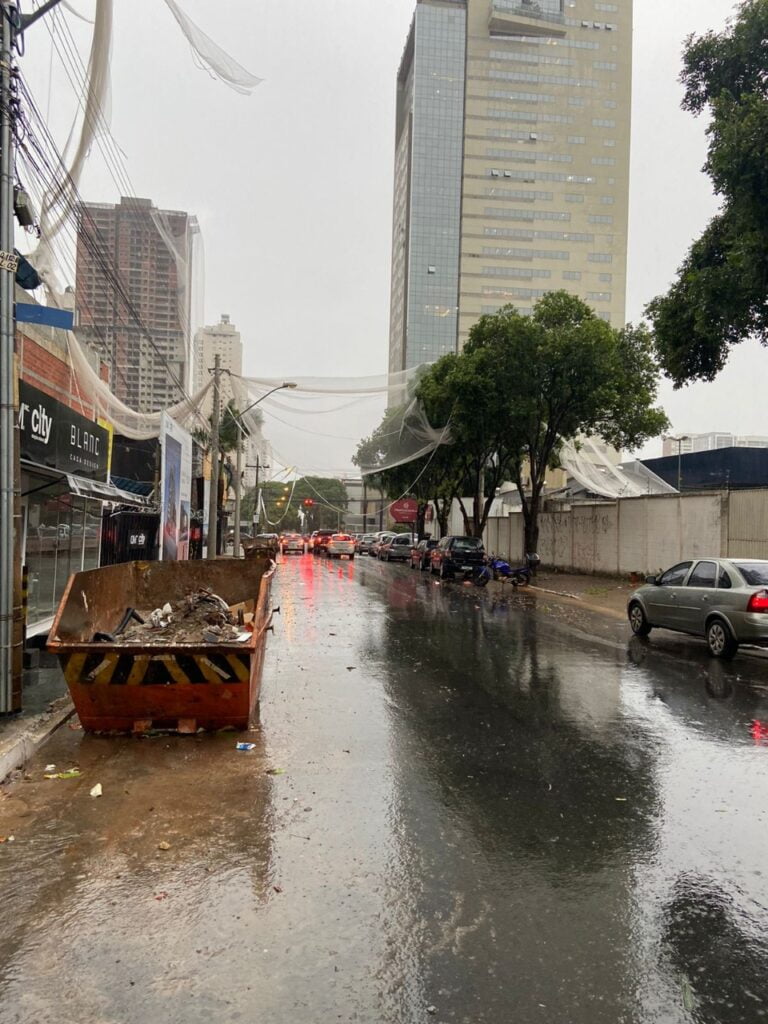 Chuvas em Goiás causam danos à rede elétrica e provocam quedas de energia