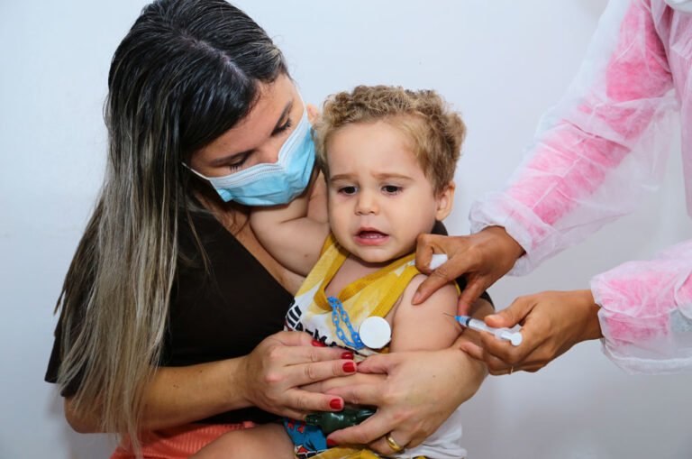 “Xepa” da vacinação: Aparecida disponibiliza lista de espera para crianças