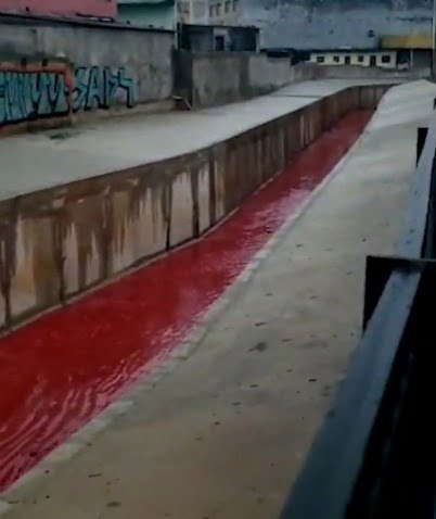 Vídeo: Água fica vermelha em São Bernardo do Campo e intriga moradores