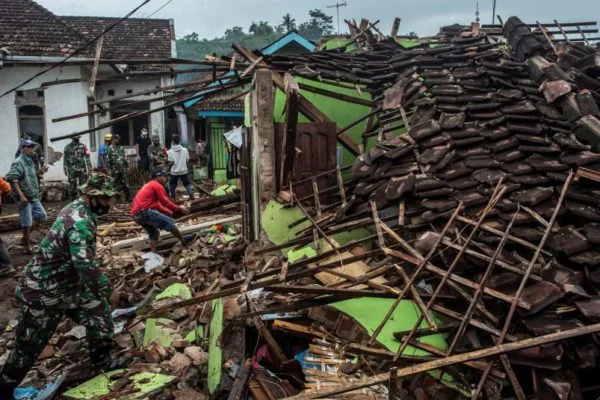 Terremoto atinge ilha da Indonésia e deixa ao menos 56 mortos