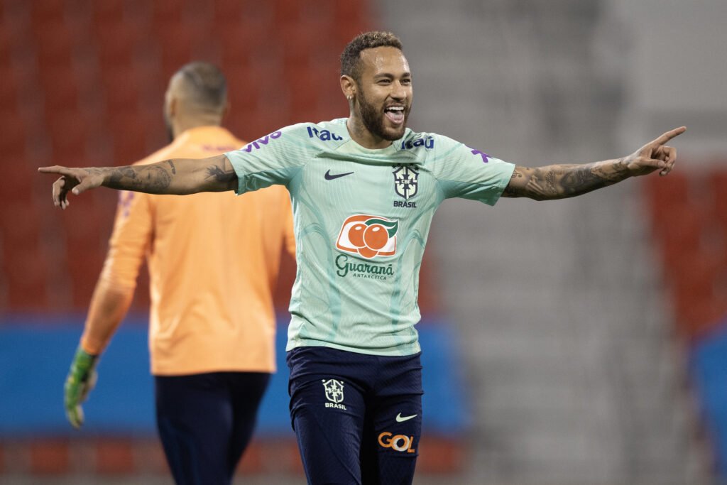 Tite indica Neymar e Danilo titulares contra a Coreia do Sul